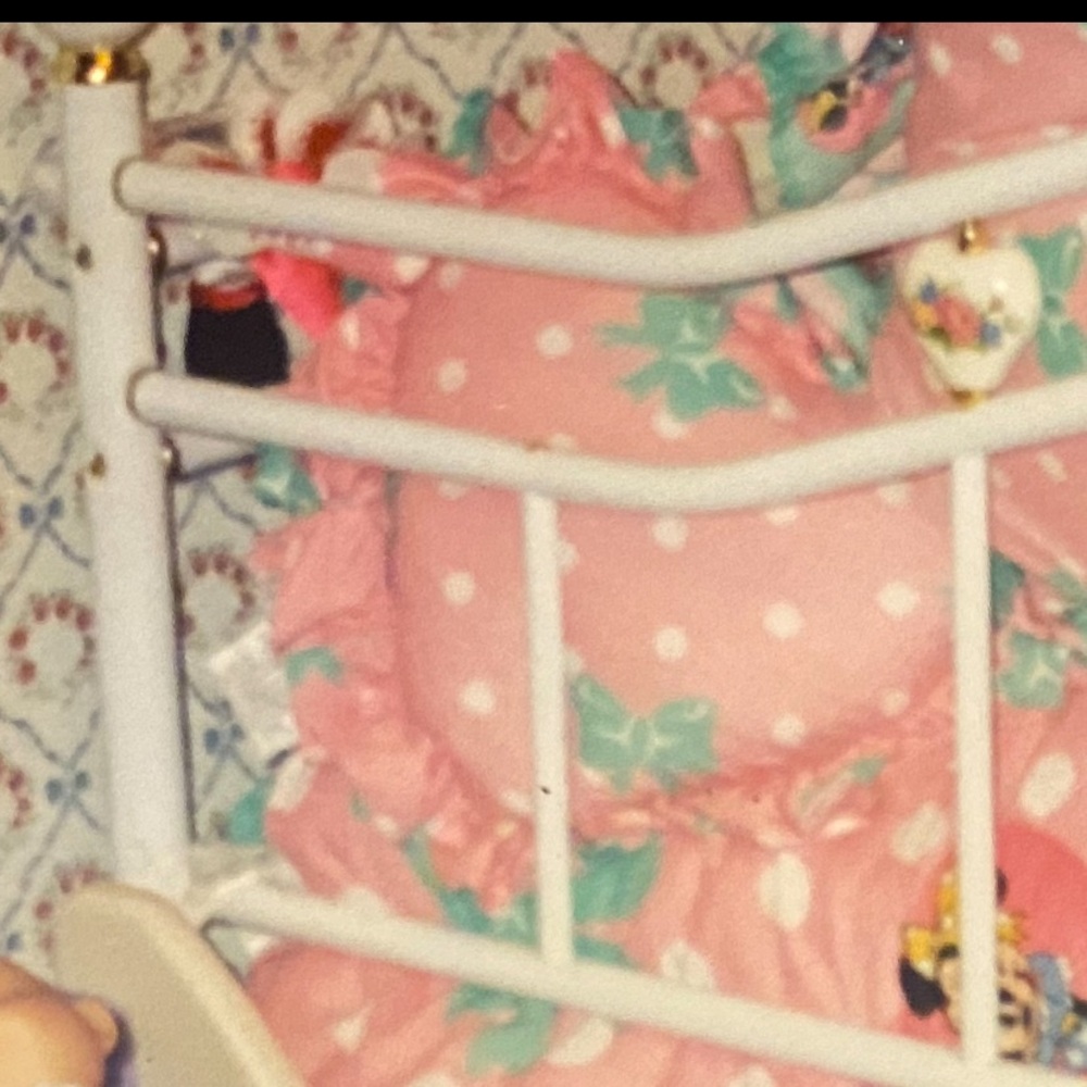 ISO: bed frame - Picture 2 of 3